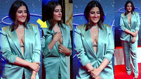 Are Baapre Baap Yeh Kya 😱👀 Nupur Sanon Flaunts Her Huge Cleavage In Open Blazer At Jio Event