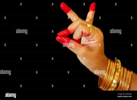 Bhramara Mudra Indian Dance Indian Classical Dance Mudras 58 OFF