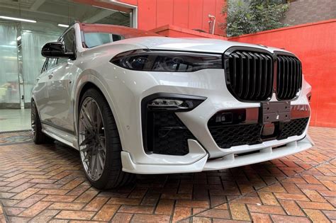 エアロパーツ取付｜ルーフラッピング｜パーツ塗装（ペイント）｜BMW X7 M50i | 株式会社ソフト99オートサービス