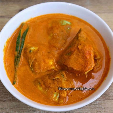 Mangalorean Mackerel Curry (Bangude Ghassi) - The Yummy Delights