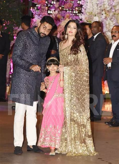 Cute Abhishek Aishwarya Rai Bachchan With Aaradhya At The Ambani