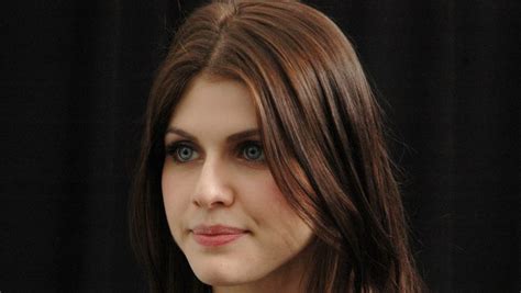 2559x1445 Alexandra Daddario Women Brunette Face Blue Eyes HD