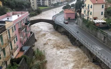 Maltempo In Liguria Tre Corpi Recuperati Resta L Allerta Meteo