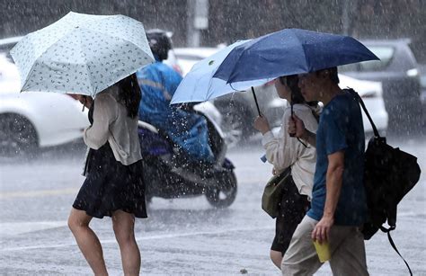 下班帶傘！11縣市大雨特報恐一路下到晚上 生活 要聞 經濟日報