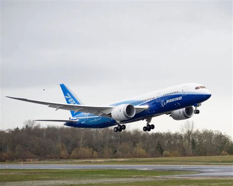 Boeing 787 Dreamliner İlk Uçuşunu Gerçekleştirdi Son Dakika