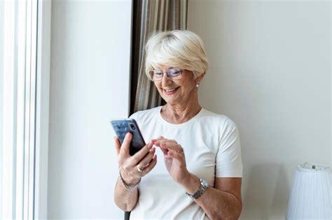 Best Cell Phones For Dementia Patients