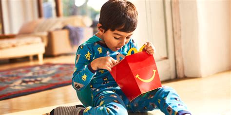 Mcdonalds Relanz Su Programa De Libros En La Cajita Feliz Web Retail