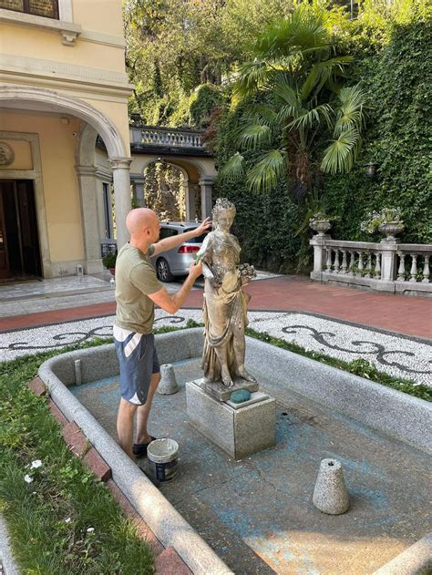 L Influencer Tedesco Janis Danner Non Risarcisce La Statua Distrutta A