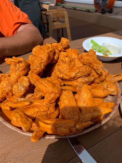 My Favorite Hooters Wings : r/Wings