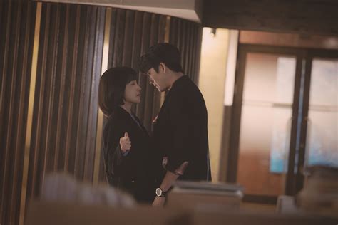 “extraordinary Attorney Woo” Shares Unreleased Couple Stills Of Park