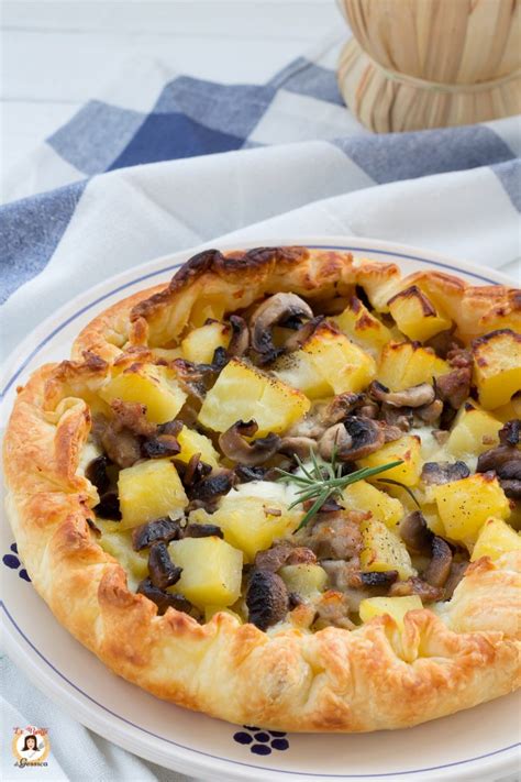 Torta Salata Con Patate E Salsiccia Funghi E Stracchino Con Pasta