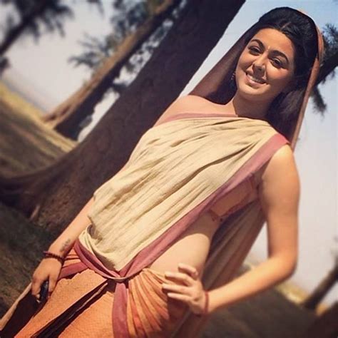 4 Hot Sexy Shafaq Naaz Bikini Pics