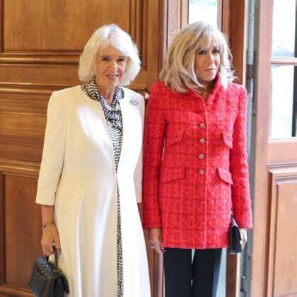 PHOTO La reine Camilla chic à la BNF elle jette son dévolu sur des