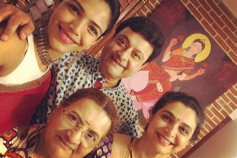 Happy Birthday Sachin Pilgaonkar: His 5 Special Family Moments