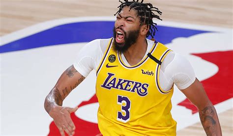 Versus Anthony Davis seguirá de baja indefinidamente en los Lakers