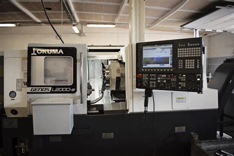 Tokarka Cnc Okuma Genos L E Obr Bka Metali Cnc Toczenie