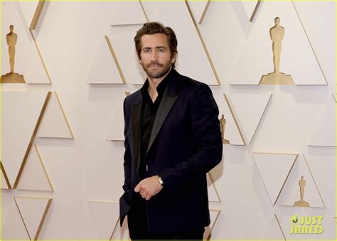 Jake Gyllenhaal Supports Big Sister Maggie Gyllenhaal at Oscars 2022 ...