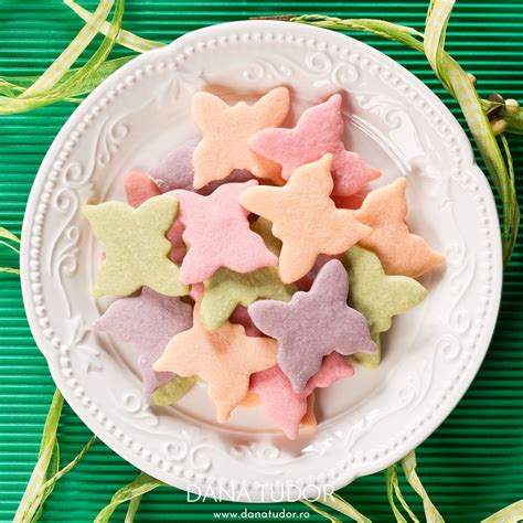 Biscuiti Pastel Cu Arome De Flori Si Fructe Dana Tudor Love To Cook