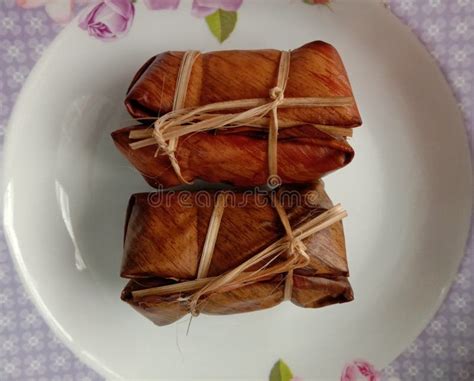 Sticky Rice Wrapped in Banana Leaves is a Dessert Made with Sticky Rice ...