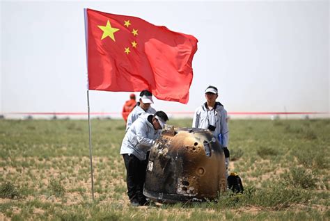 Chinas Mondsonde bringt Proben von Mondrückseite Table Briefings