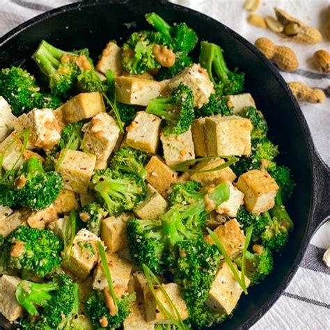 Broccoli Tofu Stir Fry With Spicy Peanut Sauce Veggiecurean