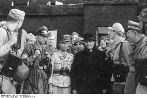 Photo Otto Skorzeny Harald Mors And Benito Mussolini In Front Of