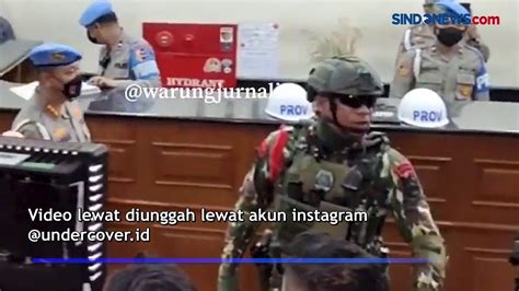 Brimob Bentak Wartawan Saat Sidang Kode Etik Ferdy Sambo Jenderal