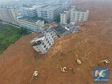 Catastrophe Naturelle Glissement De Terrain En Chine Un Rescap Le