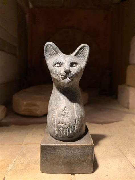 Egyptian cat statue of Bast / Bastet - A Goddess of music , dance , joy ...