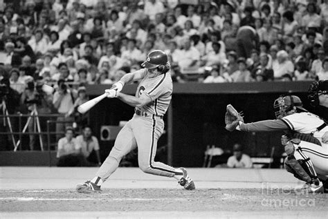 Pete Rose Hitting The Ball In Game Photograph By Bettmann