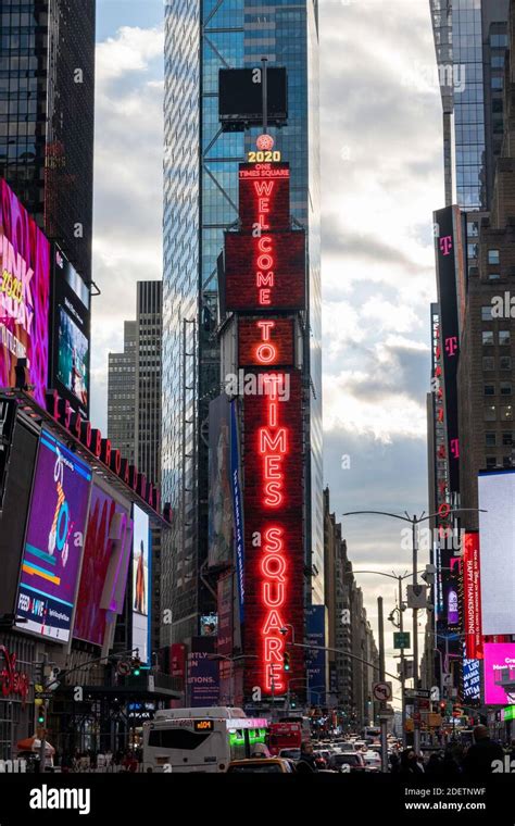 Times Square Billboard Advertising Hi Res Stock Photography And Images