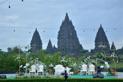 Ramayana Kinara Kinari Stage Taman Wisata Candi