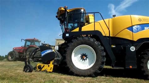 New Holland FR 9060 Feldhäcksler am Gras häckseln Gras Silage 2012