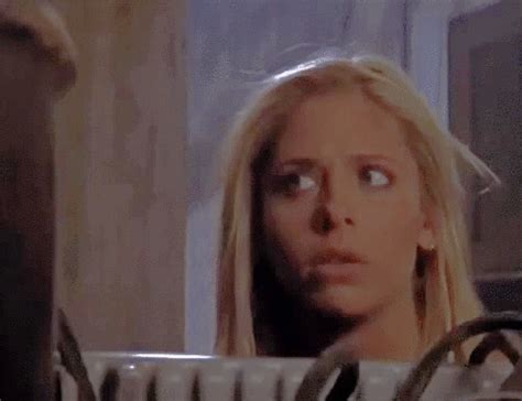 Sarah Michelle Gellar Buffy Is Really Confused Antdv