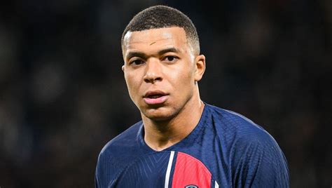 Kylian Mbapp Annonce Son D Part Du Paris Saint Germain En Juin