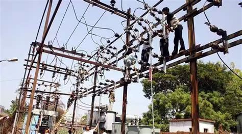 Bengaluru Pedestrian Injured As Hanging Cables Entangled With Passing