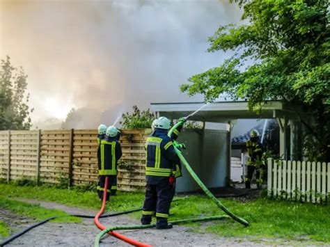 Gro Brand In Kosel Feuer In Garage Greift Auf Wohnhaus Ber