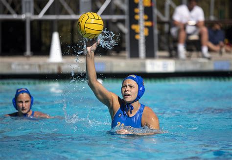 Ucla Womens Water Polo Breaks Winning Streak With Loss To Stanford