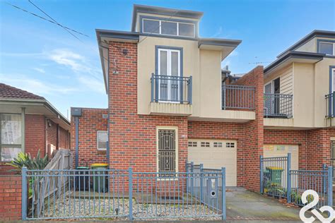 185a Mansfield Street Thornbury Vic 3071 Townhouse For Rent Domain