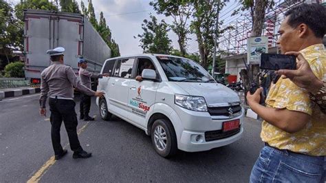 Penyidikan Korupsi Pengadaan Mobil Siaga Kades Ramai Ramai Bawa Mobil