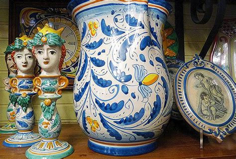 Catania Ceramiche Di Caltagirone Sicilia Italia I Prodotti Tipici