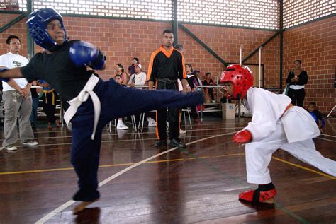 PALACIO DEL DEPORTE LOS TEQUES Ubicación cómo llegar y más