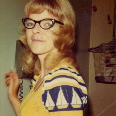 Photos of Ladies Wearing Cat-Eye Glasses in the 1950s and ’60s ...