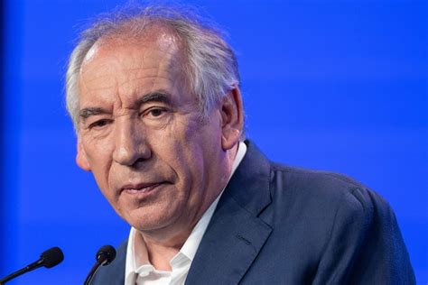 Lev E De Boucliers Gauche Contre Loption Bayrou Pour Matignon Sa