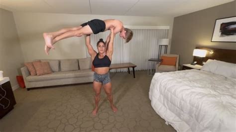 Levantar y cargar vídeos y clips de porn tube Clips Sale