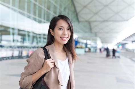 Premium Photo Woman Go Travel In Hong Kong Airport