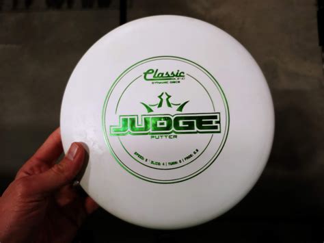 Best Frisbee Golf Putters – Frisbee Golf Discs