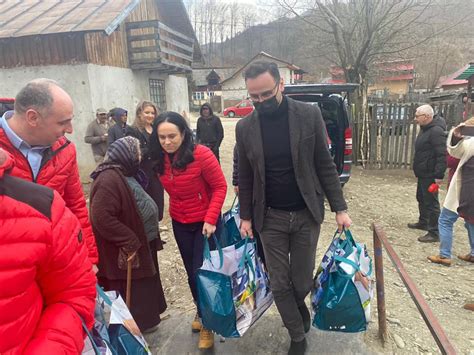 Solidaritate I Ajutor Pentru Familii Greu Ncercate Din Valea Mare