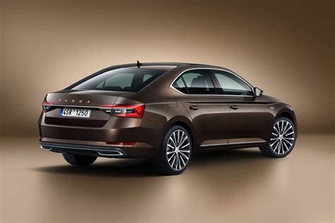 Skoda Superb Facelift Revealed Updated Styling New Scout