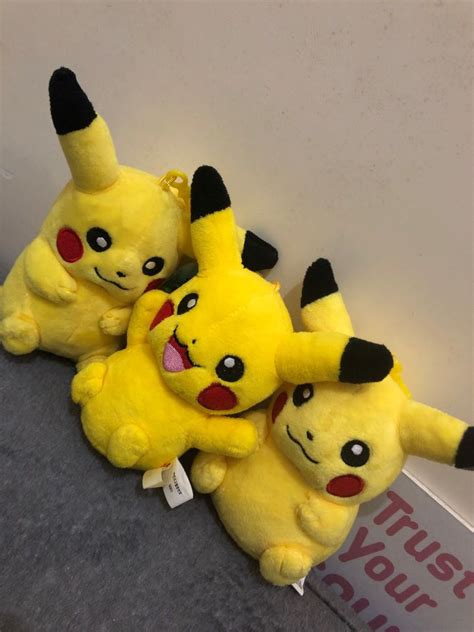 Gantungan Kunci Boneka Pikachu Pokemon Ori Nitendo All Toys